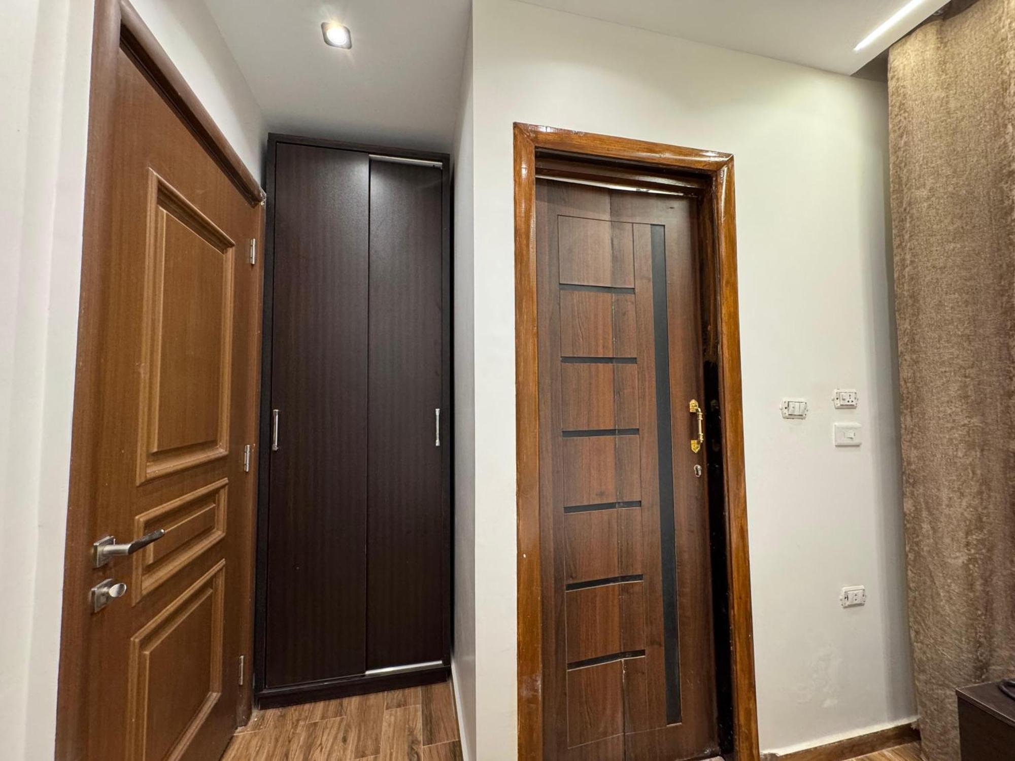 New White Pyramids Inn Ghatati 外观 照片