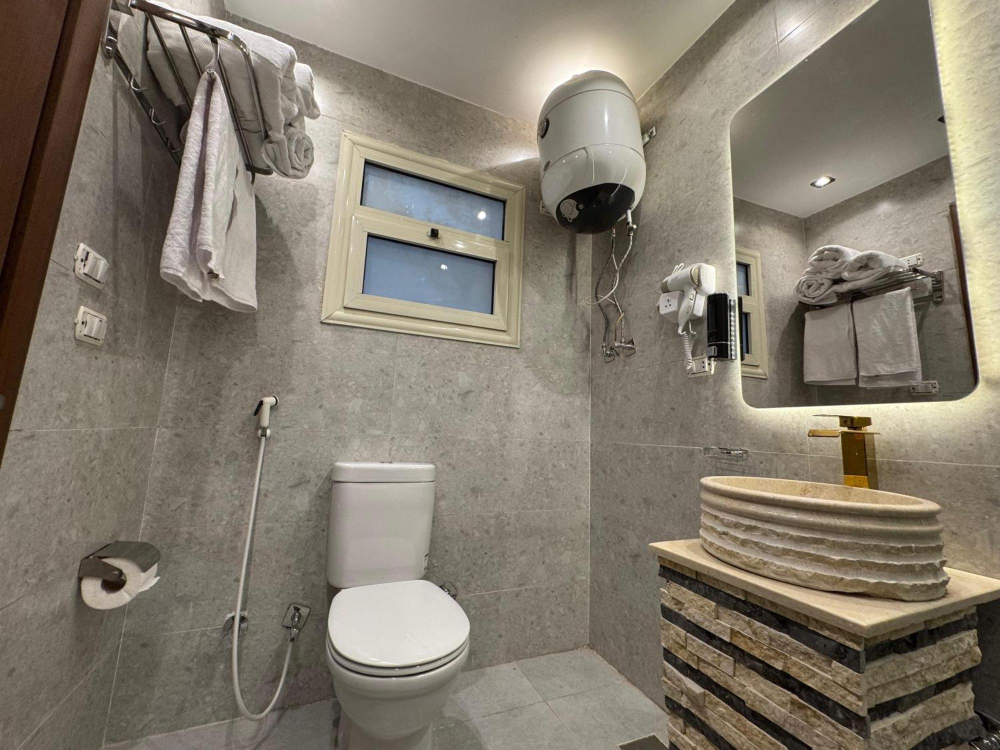 New White Pyramids Inn Ghatati 外观 照片