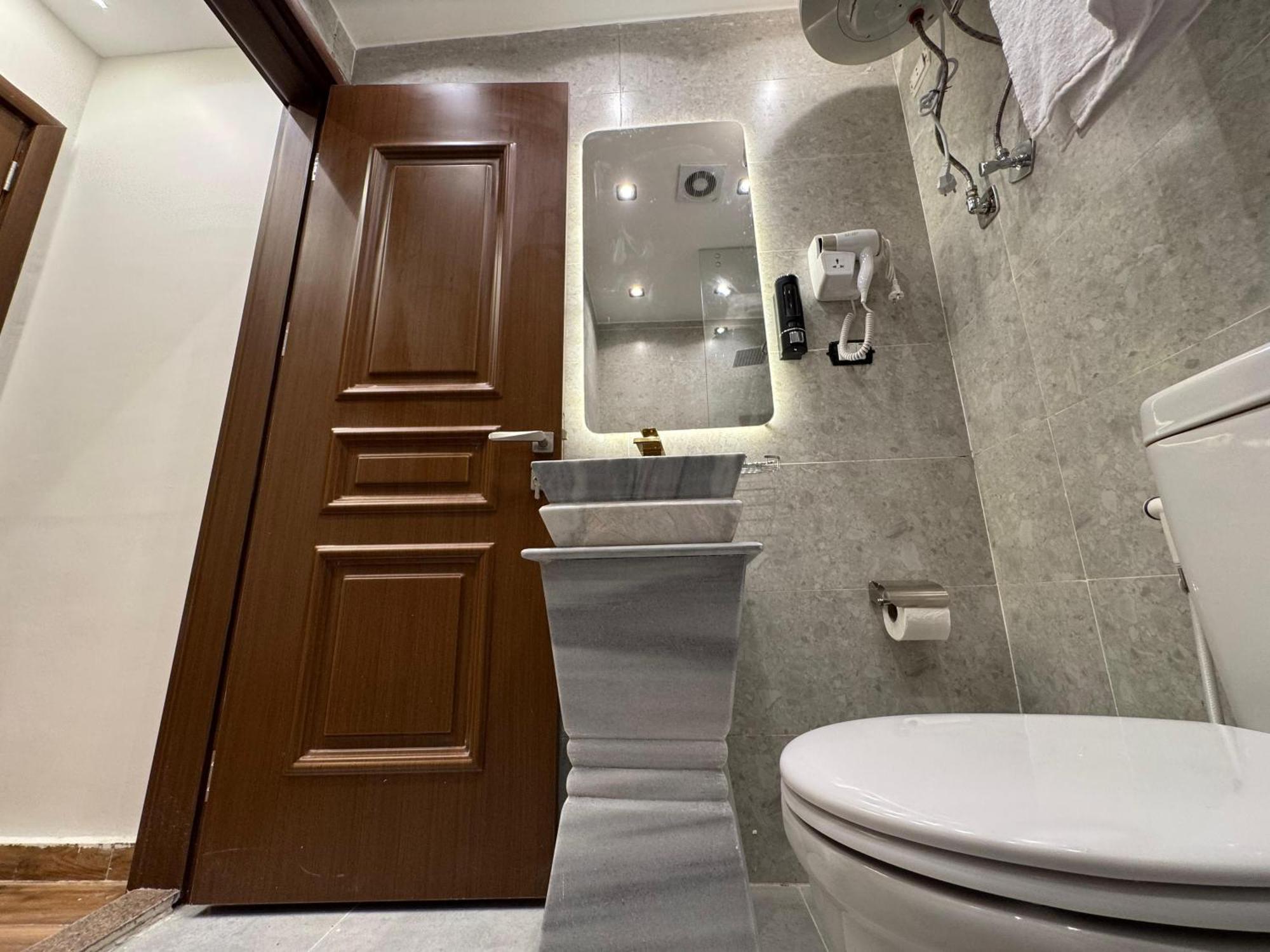 New White Pyramids Inn Ghatati 外观 照片