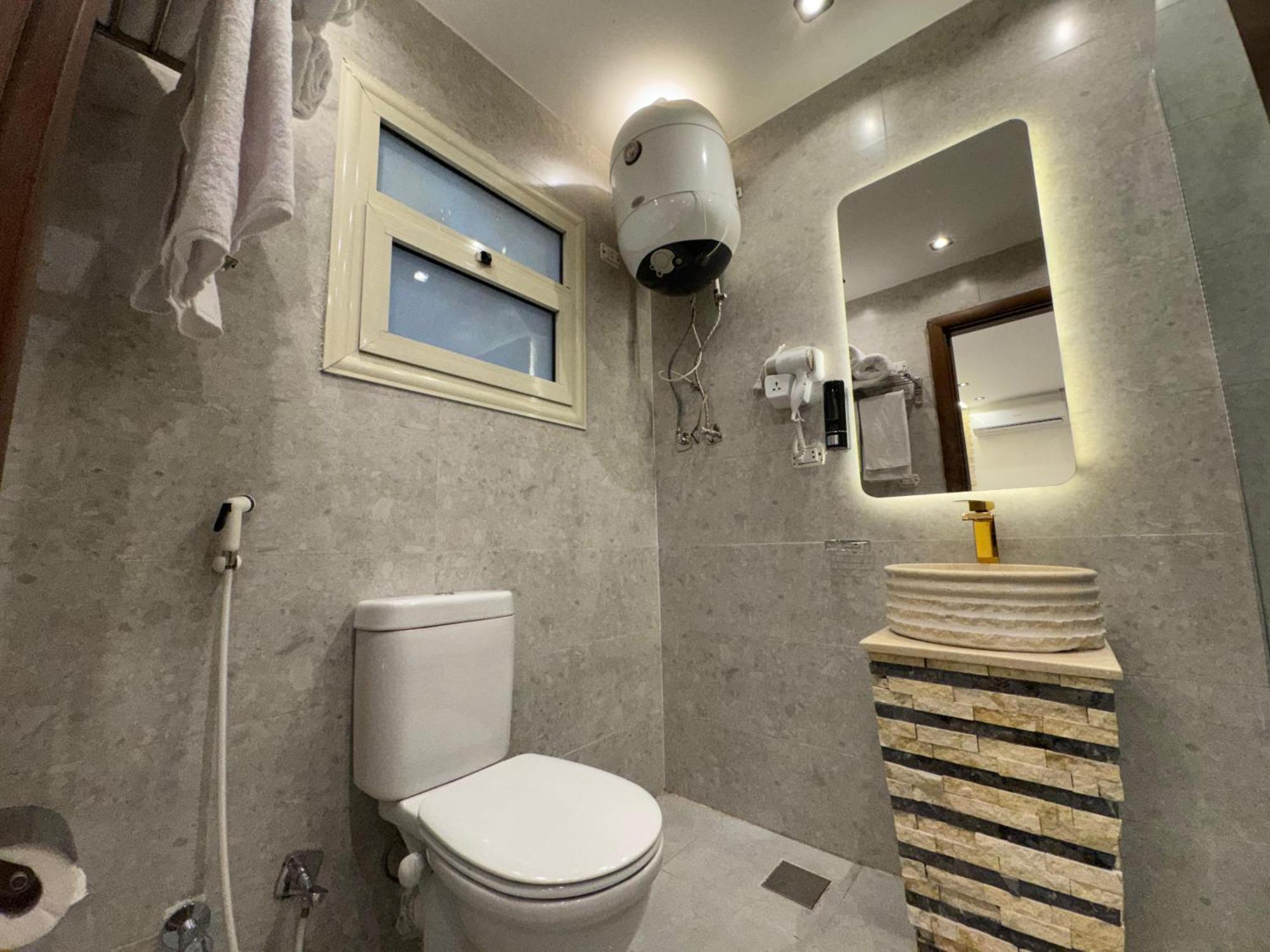 New White Pyramids Inn Ghatati 外观 照片