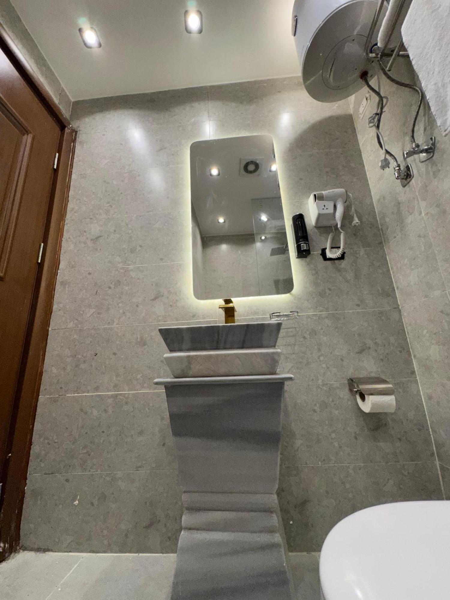 New White Pyramids Inn Ghatati 外观 照片