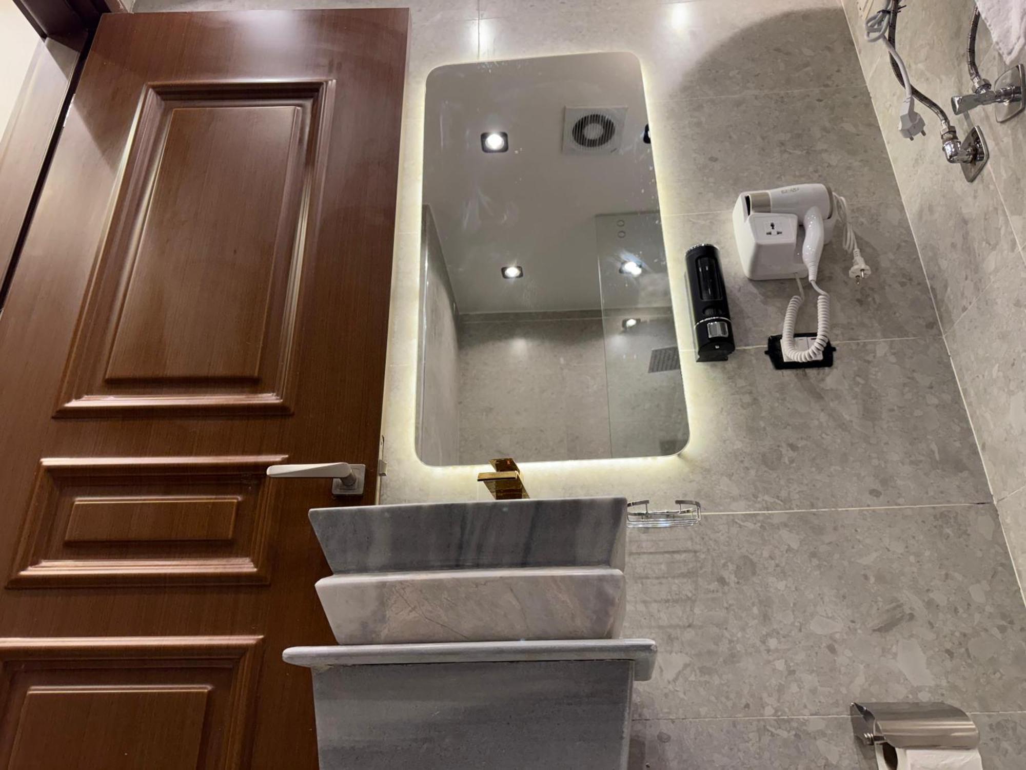New White Pyramids Inn Ghatati 外观 照片