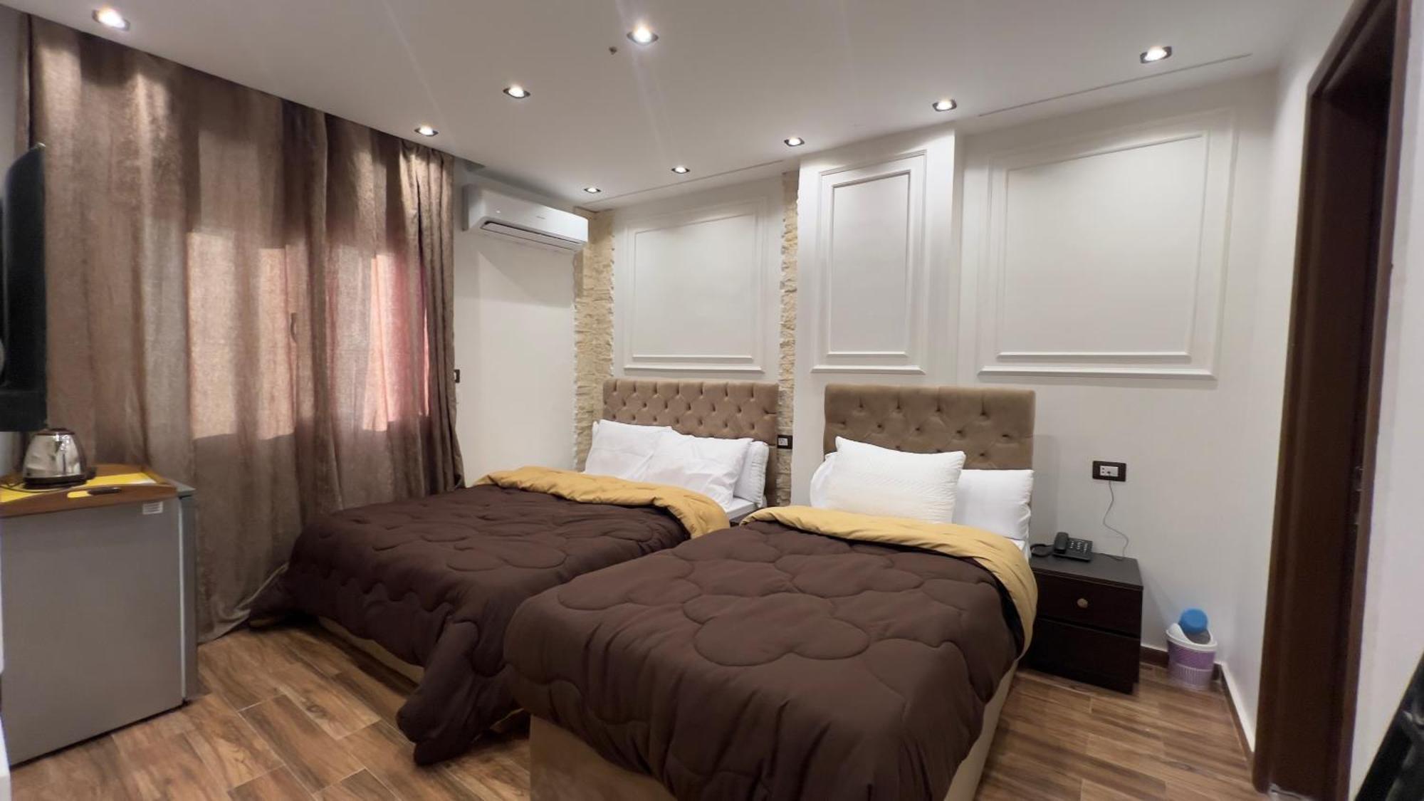 New White Pyramids Inn Ghatati 外观 照片
