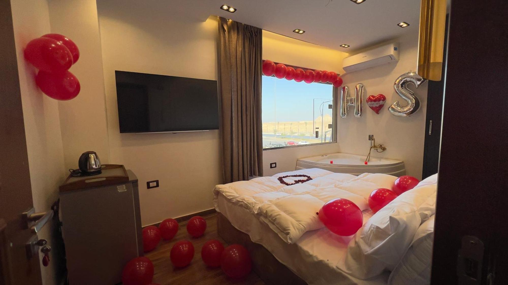 New White Pyramids Inn Ghatati 外观 照片